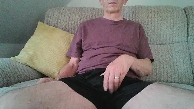 Snapshot of mr_english50 chatting on 06-21-26, 05:43 mr english50 online show from 06-21-26, 05:43