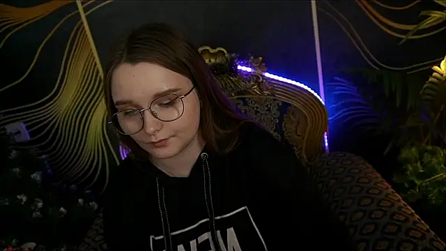 MagicPeachh  online show from 01-17-25, 08:00