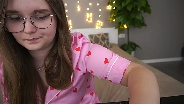 MagicPeachh  online show from 01-21-25, 04:58