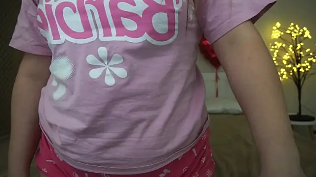 MagicPeachh  online show from 02-28-25, 07:14