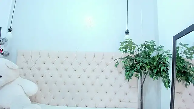 Victoria Coleman online show from 03-19-26, 06:12