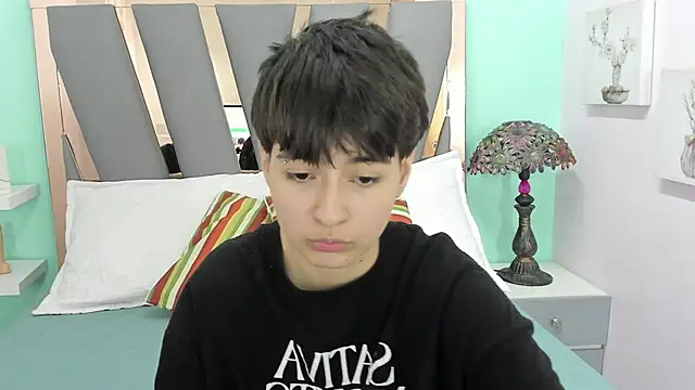 Snapshot of Bryce_Evans chatting on 12-14-25, 03:17 Bryce Evans online show from 12-14-25, 03:17