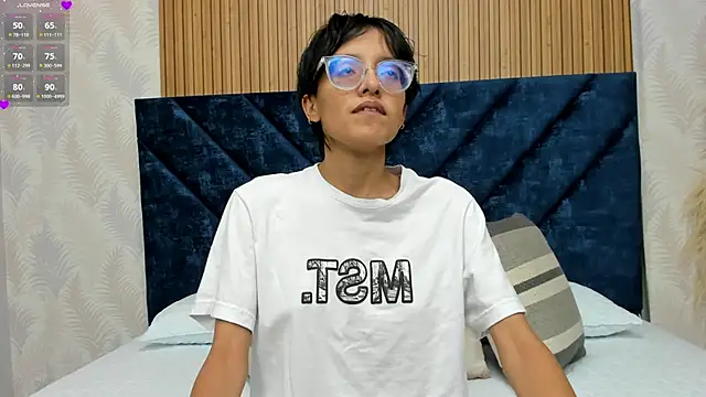 Snapshot of Marge_lasander chatting on 03-01-25, 01:22 Marge lasander online show from 03-01-25, 01:22