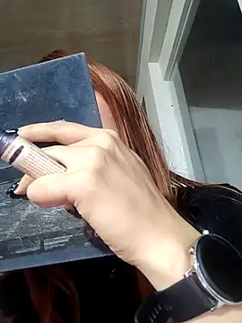 taaylor33 online show from 01-01-25, 04:50