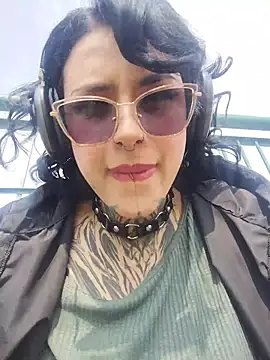 taaylor33 online show from 02-12-26, 08:04