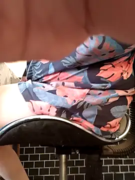 Snapshot of blondyaguar chatting on 02-06-25, 01:54 blondyaguar online show from 02-06-25, 01:54