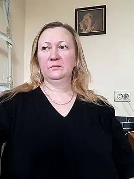 Snapshot of blondyaguar chatting on 11-15-25, 09:39 blondyaguar online show from 11-15-25, 09:39