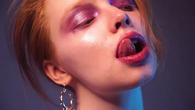 ginger hugs online show from 01-06-25, 01:09