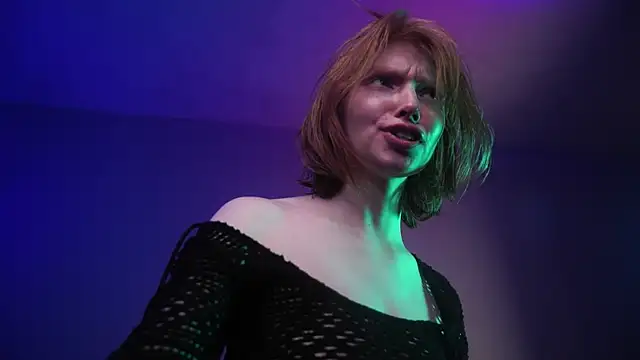 ginger hugs online show from 02-08-25, 04:14