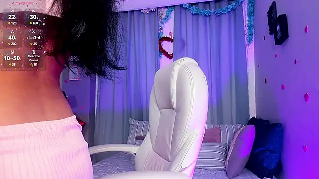 Snapshot of Chloe_fischer_ chatting on 02-25-25, 02:44 Chloe fischer online show from 02-25-25, 02:44