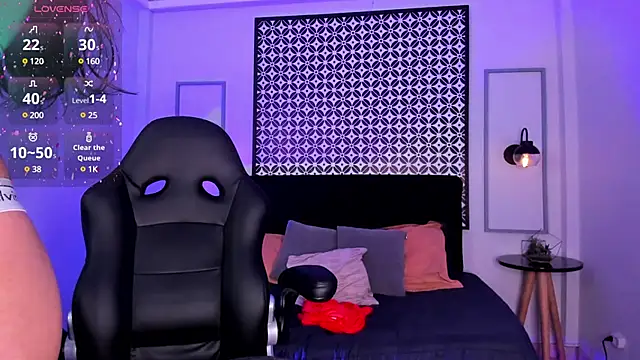 Snapshot of Chloe_fischer_ chatting on 03-21-25, 02:07 Chloe fischer online show from 03-21-25, 02:07