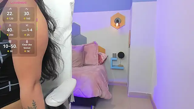 Snapshot of Chloe_fischer_ chatting on 10-11-25, 03:43 Chloe fischer online show from 10-11-25, 03:43