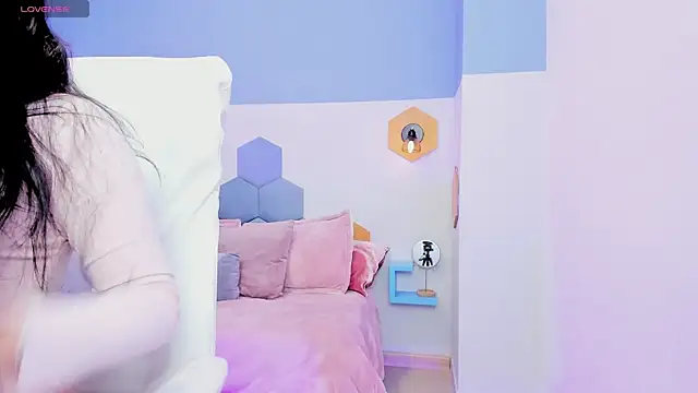 Snapshot of Chloe_fischer_ chatting on 10-15-25, 02:50 Chloe fischer online show from 10-15-25, 02:50