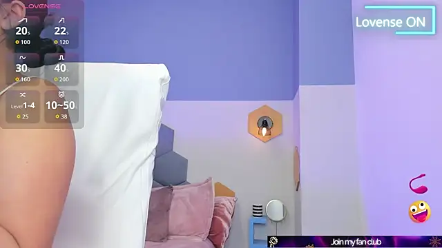 Snapshot of Chloe_fischer_ chatting on 10-21-25, 03:24 Chloe fischer online show from 10-21-25, 03:24