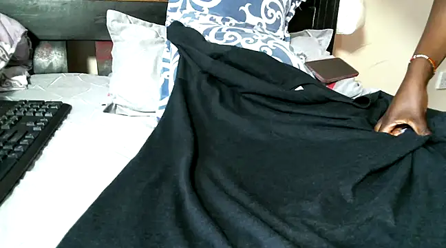 Snapshot of curvy_natallie chatting on 03-18-25, 12:36 curvy natallie online show from 03-18-25, 12:36