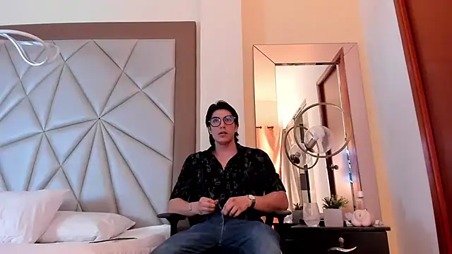 Karimferrer online show from 12-21-24, 03:58