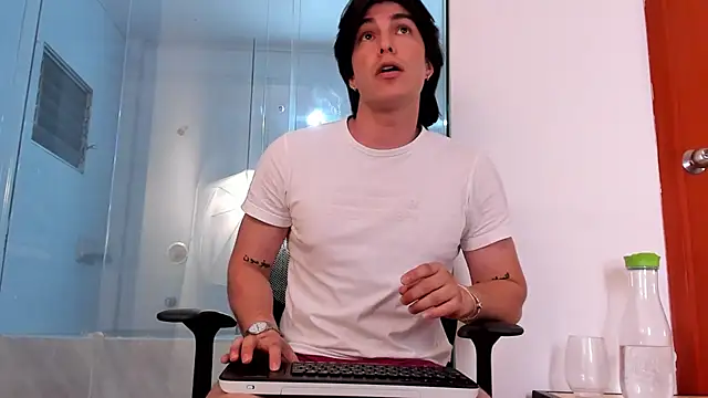 Karimferrer online show from 01-20-25, 07:47