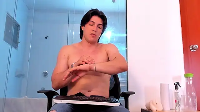 Karimferrer online show from 01-21-25, 07:26