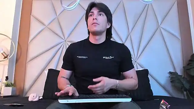 Karimferrer online show from 02-01-25, 04:03