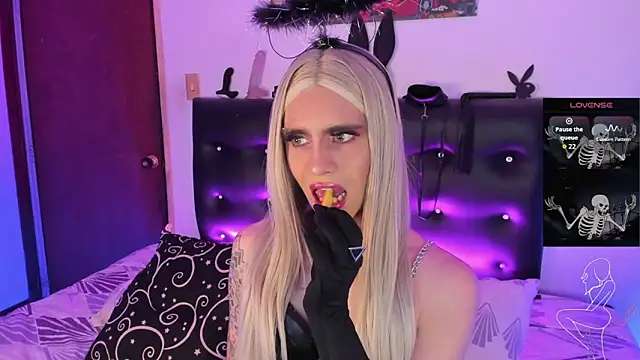 Snapshot of AngelsJones21 chatting on 10-30-25, 04:08 AngelsJones21 online show from 10-30-25, 04:08