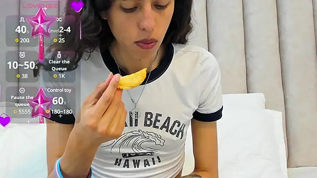 FreyaMoller online show from 02-18-25, 08:47