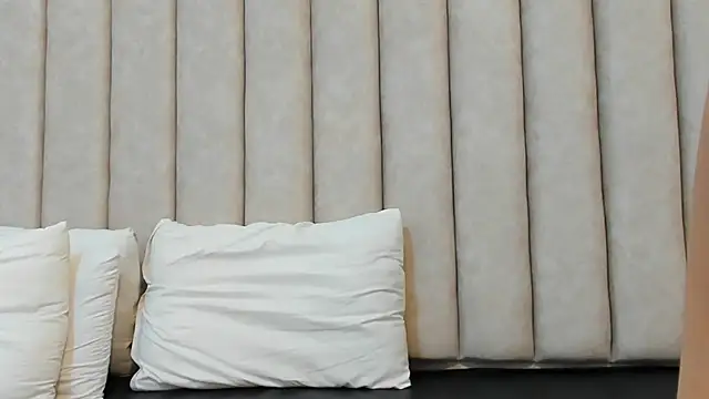 FreyaMoller online show from 02-28-25, 10:28