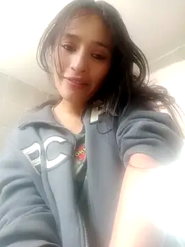 Hanha00 online show from 12-18-25, 06:47