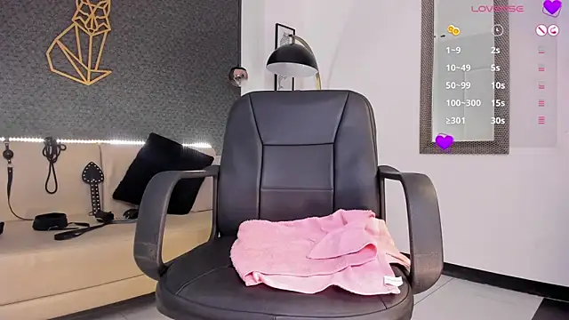 Snapshot of RACHEL_EV chatting on 12-24-24, 05:13 RACHEL EV online show from 12-24-24, 05:13