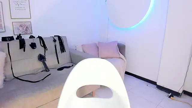 Snapshot of RACHEL_EV chatting on 01-31-25, 04:03 RACHEL EV online show from 01-31-25, 04:03