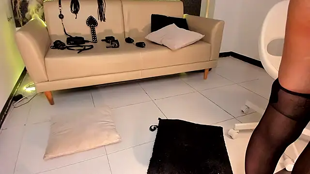 Snapshot of RACHEL_EV chatting on 02-08-25, 07:59 RACHEL EV online show from 02-08-25, 07:59