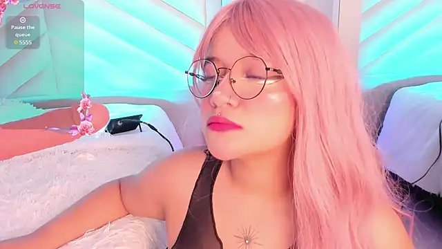 Snapshot of Sally__Walker chatting on 02-01-25, 03:19 Sally Walker online show from 02-01-25, 03:19