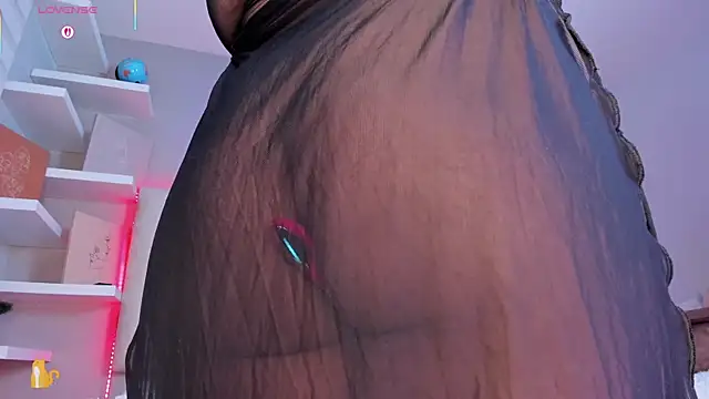 Snapshot of Sally__Walker chatting on 09-18-25, 03:08 Sally Walker online show from 09-18-25, 03:08