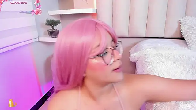 Snapshot of Sally__Walker chatting on 09-23-25, 03:09 Sally Walker online show from 09-23-25, 03:09