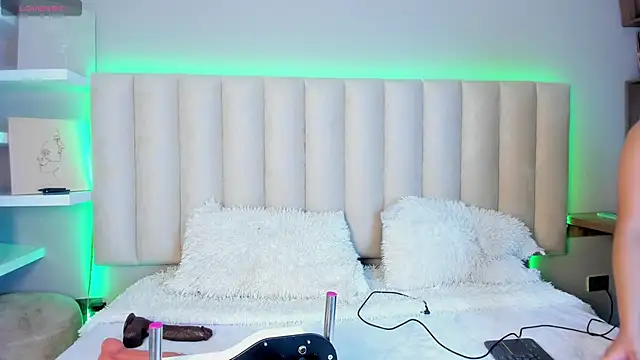 Snapshot of Sally__Walker chatting on 10-07-25, 03:25 Sally Walker online show from 10-07-25, 03:25