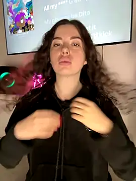 Kimi Ass online show from 10-20-25, 12:16