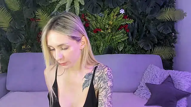 Horny Blond online show from 11-08-25, 09:09