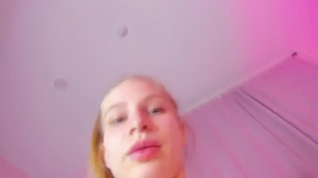 Snapshot of Elis_Fox chatting on 03-04-25, 03:59 Elis Fox online show from 03-04-25, 03:59