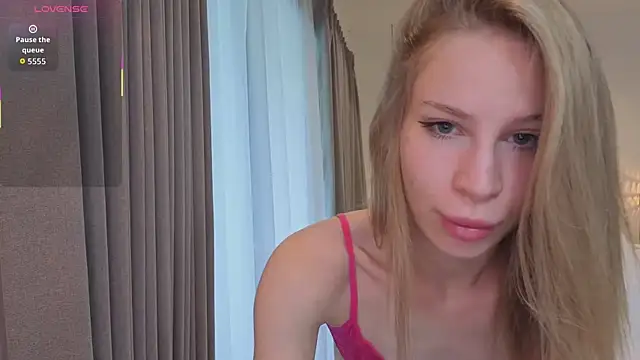 Elis Fox online show from 12-18-25, 11:11