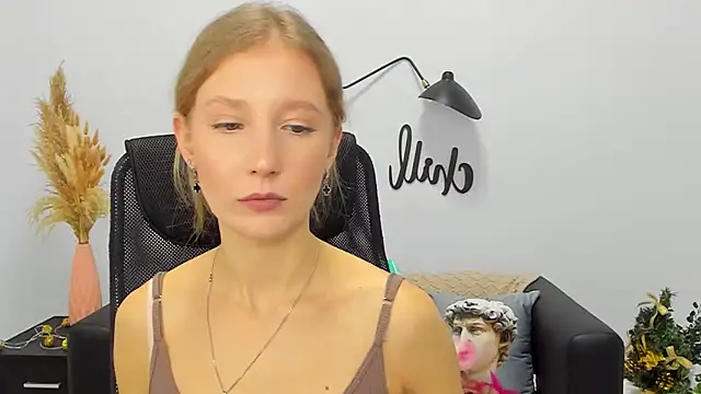 Snapshot of LolaWilsons chatting on 01-09-25, 10:31 LolaWilsons online show from 01-09-25, 10:31