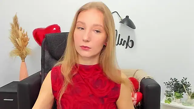 Snapshot of LolaWilsons chatting on 02-14-25, 06:23 LolaWilsons online show from 02-14-25, 06:23
