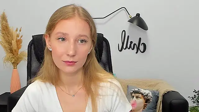 Snapshot of LolaWilsons chatting on 03-14-25, 09:24 LolaWilsons online show from 03-14-25, 09:24