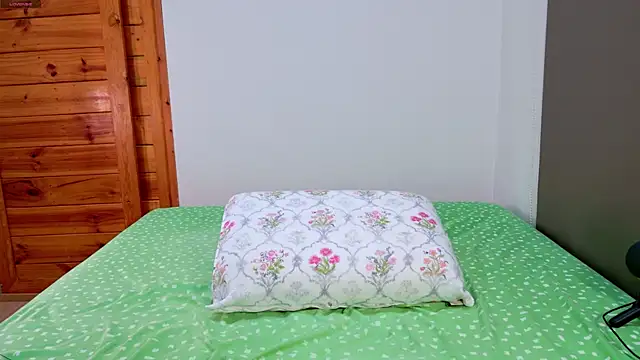 Snapshot of Cee_chalynn chatting on 01-03-25, 02:19 Cee chalynn online show from 01-03-25, 02:19