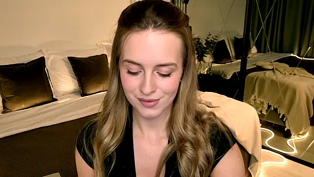 RozzitaBedberry online show from 04-13-26, 11:37