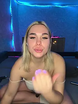 Snapshot of Evaaa_Babiesss chatting on 12-10-24, 06:17 Evaaa Babiesss online show from 12-10-24, 06:17