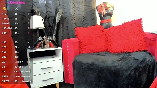 Snapshot of LiaTaylorr chatting on 12-23-24, 12:19 LiaTaylorr online show from 12-23-24, 12:19