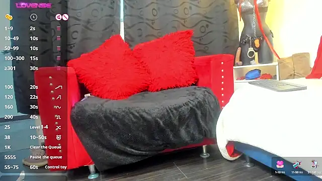 Snapshot of LiaTaylorr chatting on 12-31-24, 06:13 LiaTaylorr online show from 12-31-24, 06:13