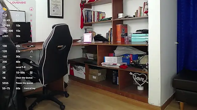 Snapshot of LiaTaylorr chatting on 09-26-25, 12:09 LiaTaylorr online show from 09-26-25, 12:09