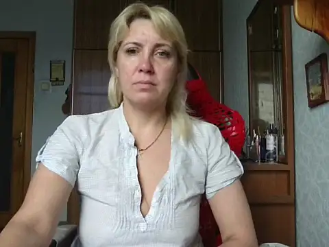 Snapshot of IrinaB1 chatting on 06-22-26, 06:32 IrinaB1 online show from 06-22-26, 06:32