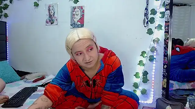 Snapshot of the_lesbian_game chatting on 10-22-25, 03:29 the lesbian game online show from 10-22-25, 03:29