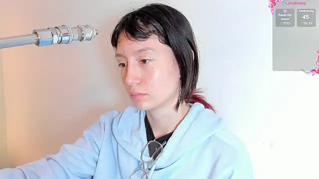 lizzy davis 1 online show from 10-05-25, 04:11